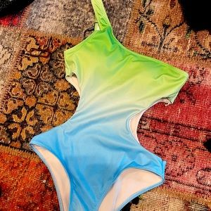 Size 6 Bathing Suit - NWOT Never Worn !